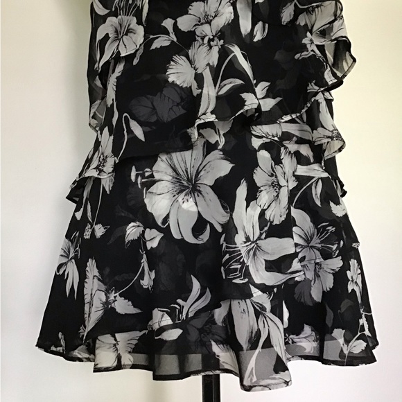 WHITE HOUSE BLACK MARKET TOP - Picture 5 of 12